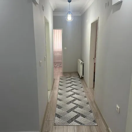Kusadasi'nda Sahile 200 Metre Apartment
