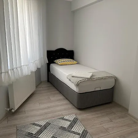 Kusadasi'nda Sahile 200 Metre Apartment