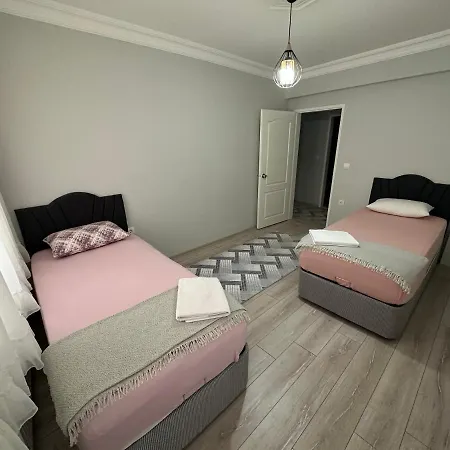 Kusadasi'nda Sahile 200 Metre