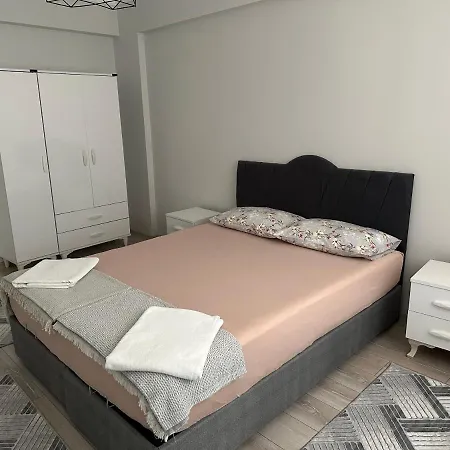 Kusadasi'nda Sahile 200 Metre Apartment Kusadasi