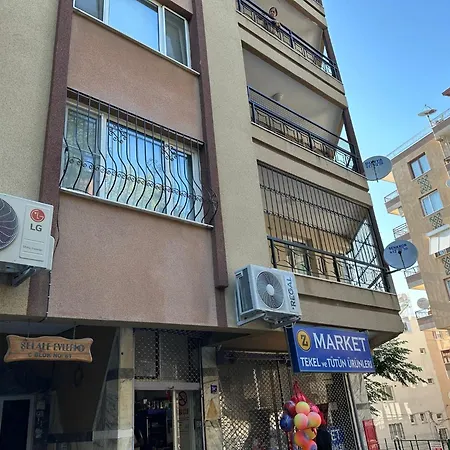 Kusadasi'nda Sahile 200 Metre Apartment *