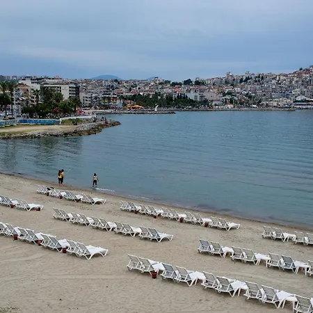 Kusadasi'nda Sahile 200 Metre